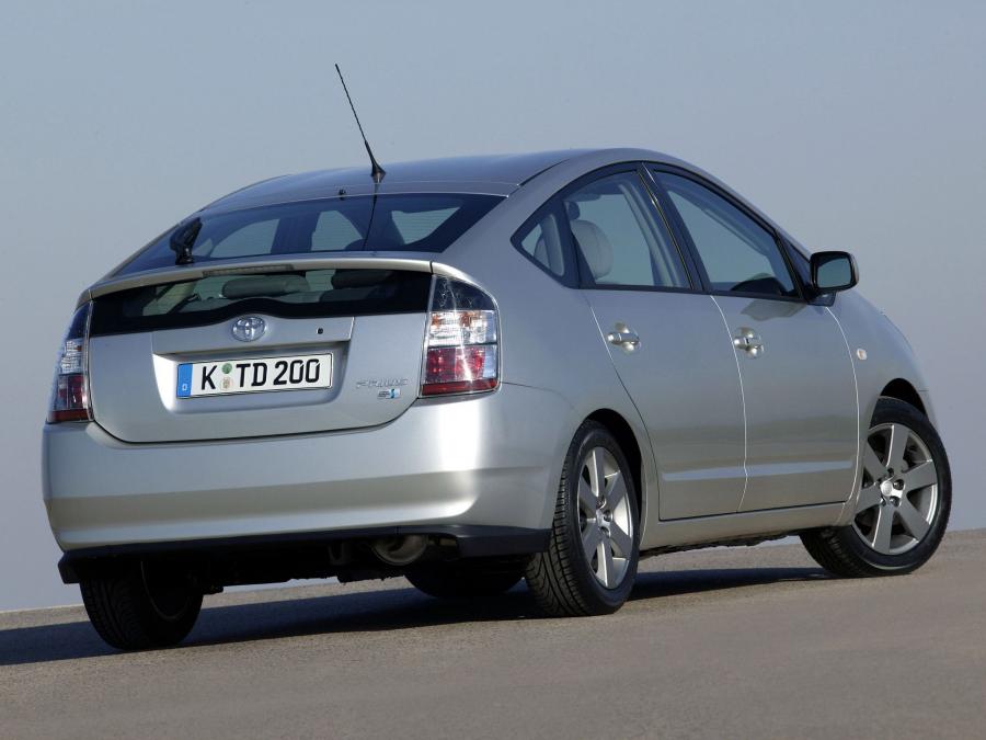  Toyota Prius 2003 года  (фото 17 из 30)